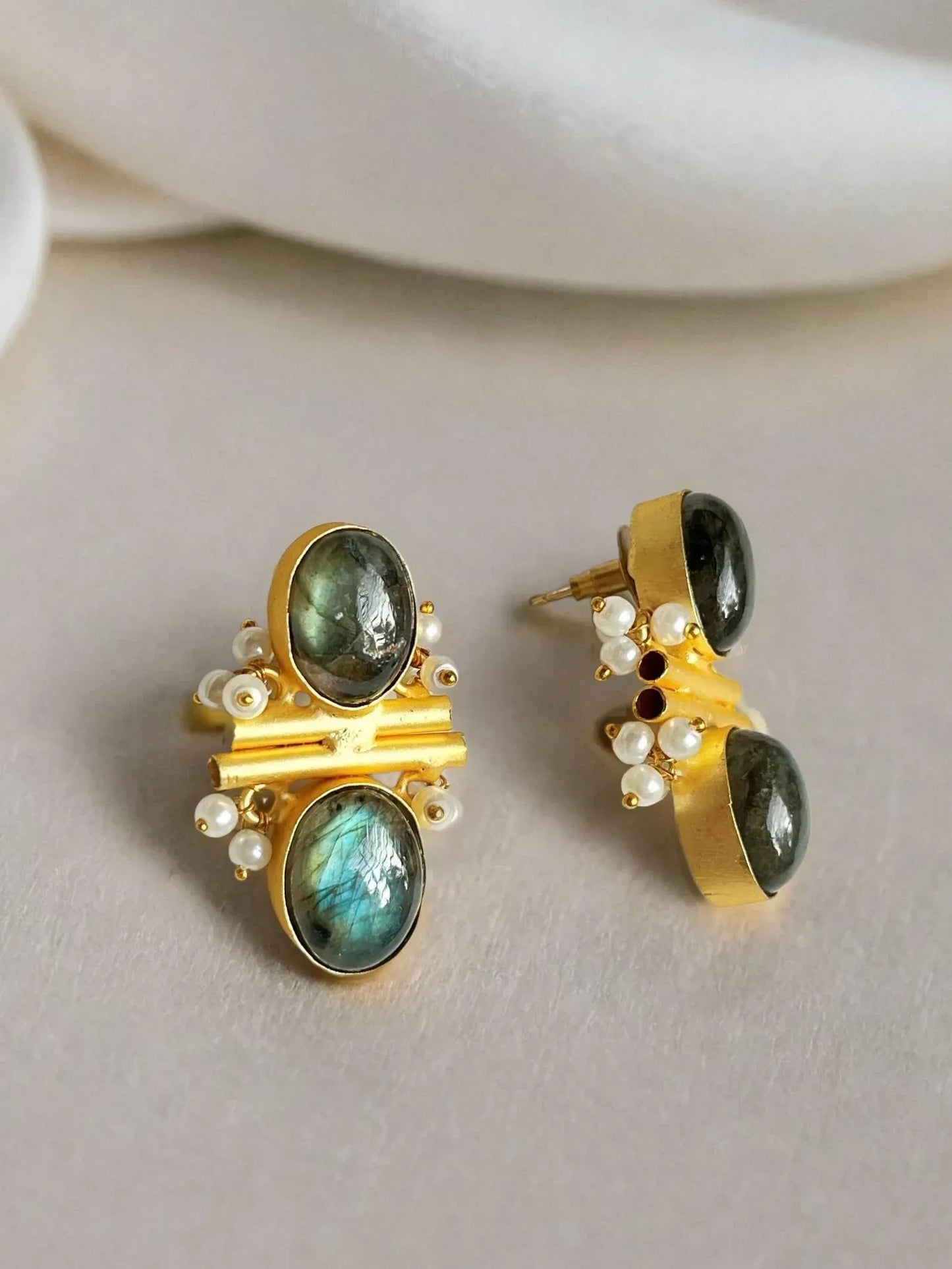 FATIMA EMERALD STUDS