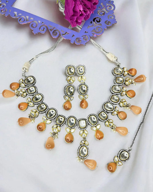 KAVYA CARNELIAN KUNDAN NECKLACE