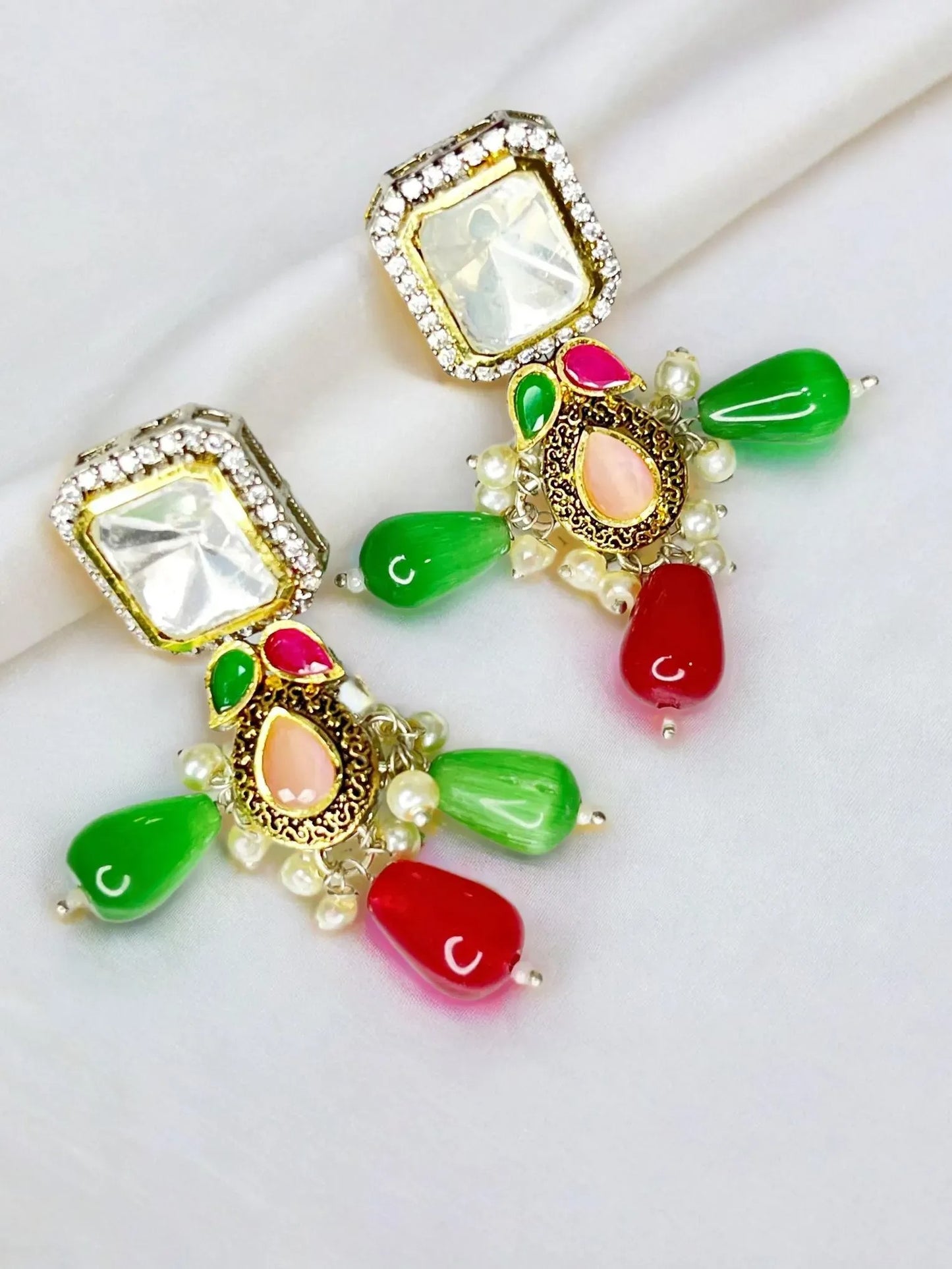 SWARA MULTICOLOR CHOKER SET