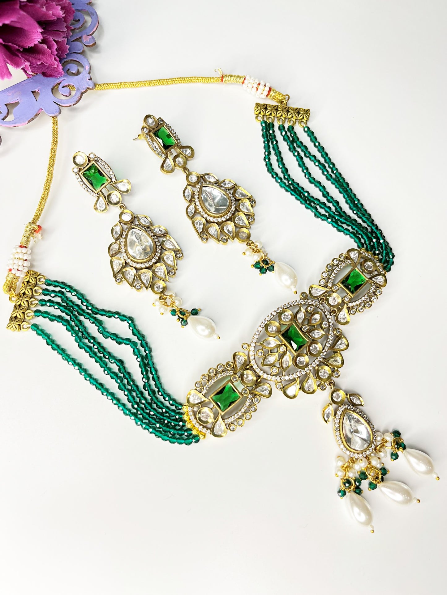 TARANNUM EMERALD CHOKER SET