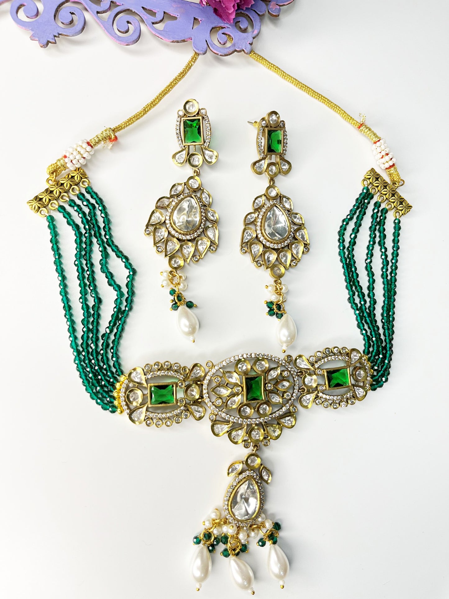 TARANNUM EMERALD CHOKER SET