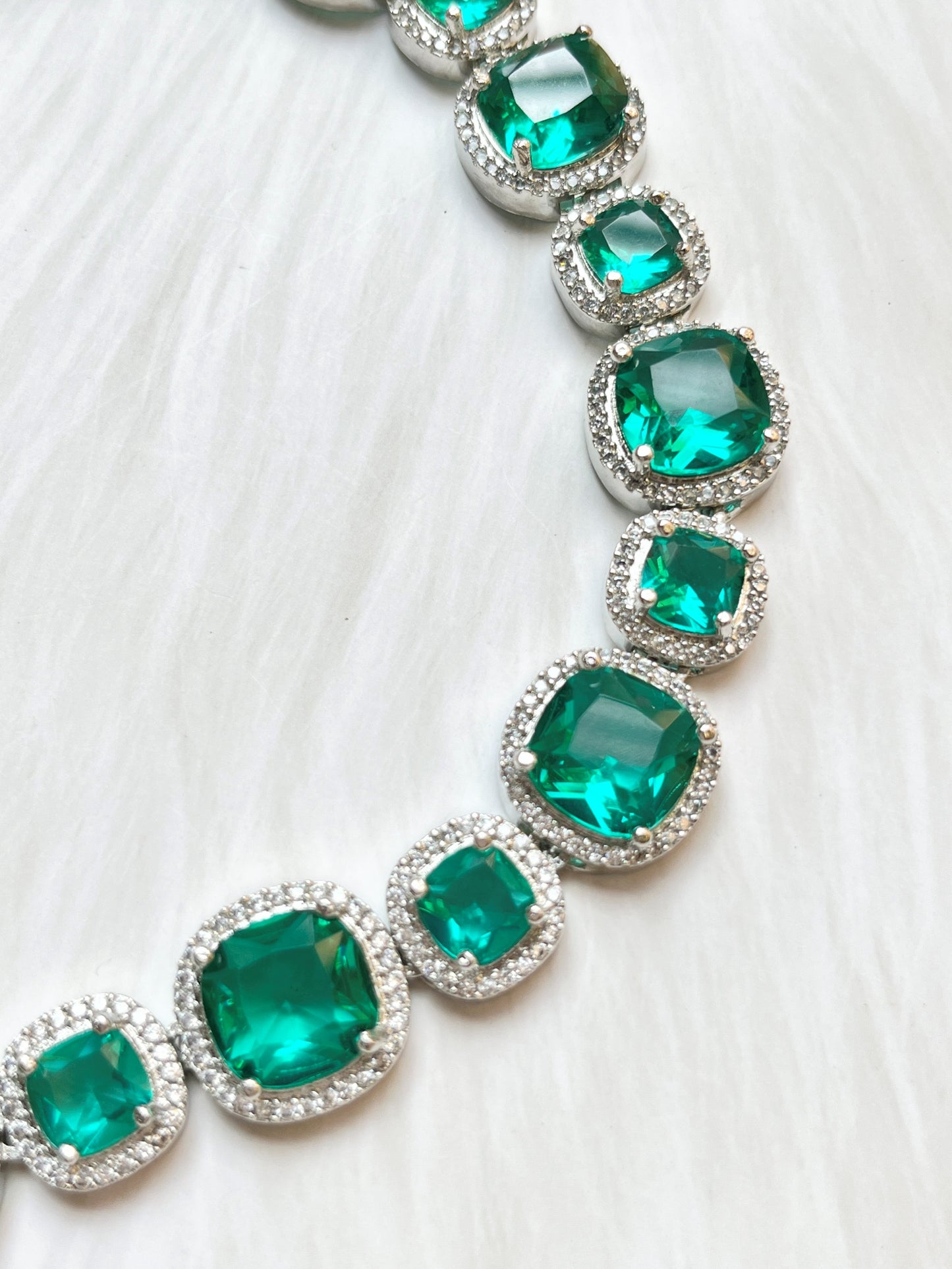 MILA EMERALD ZIRCONIA SET