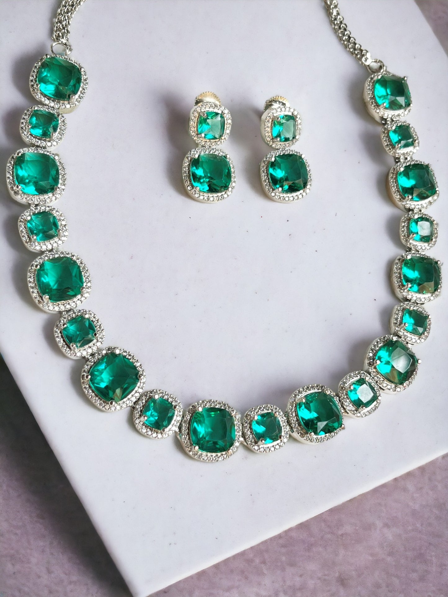 MILA EMERALD ZIRCONIA SET