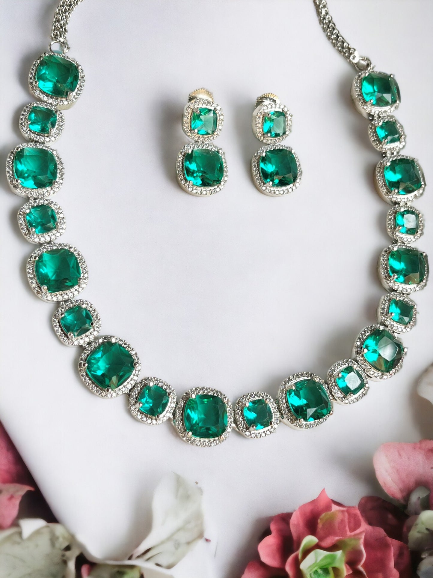 MILA EMERALD ZIRCONIA SET