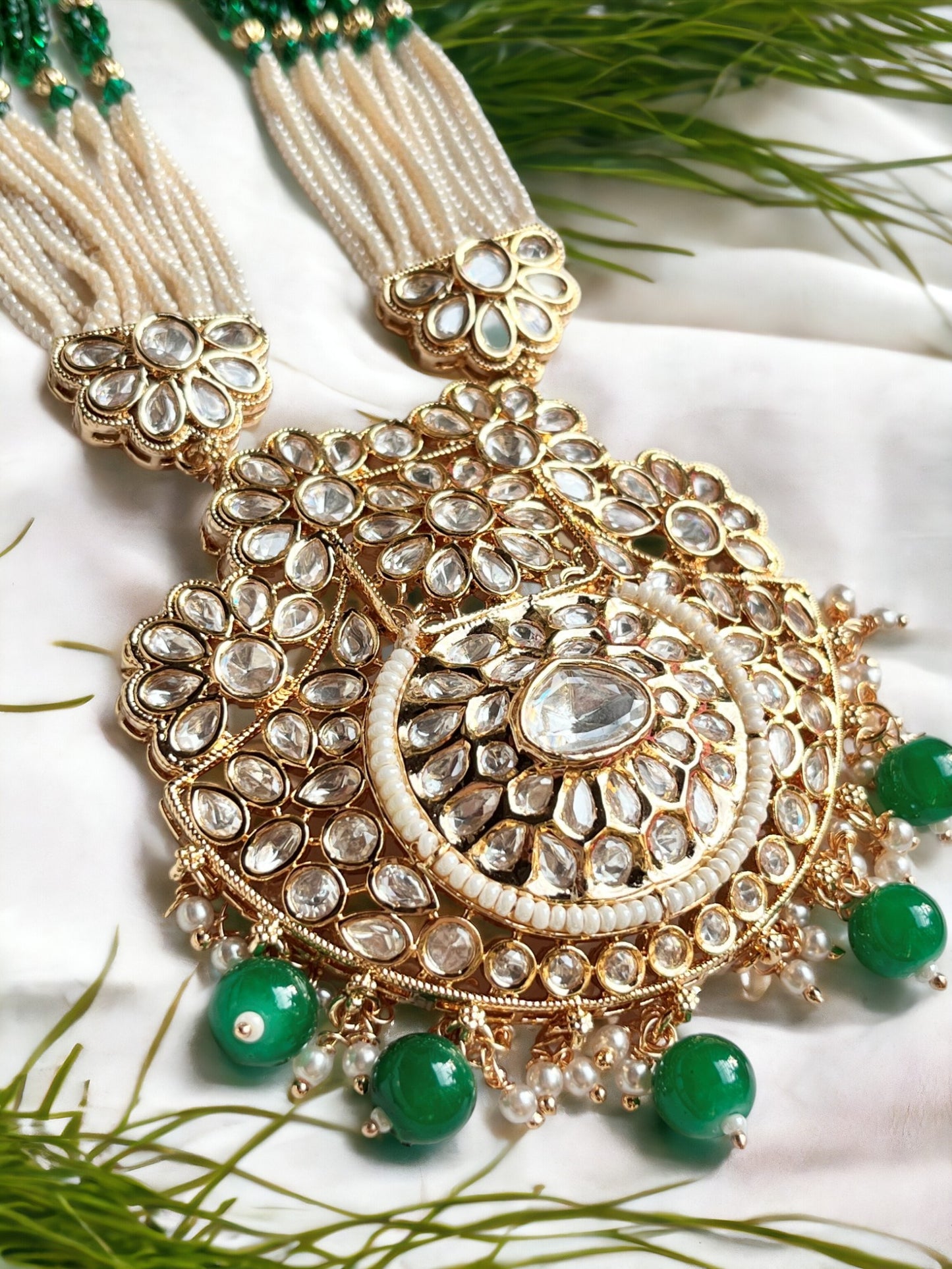 NAZREEN EMERALD KUNDAN JEWELLERY SET