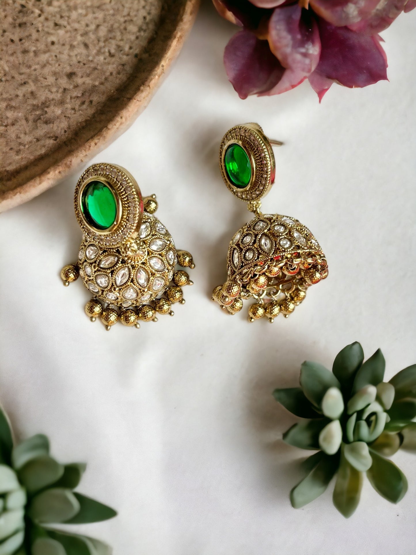 DEVDARSHINI EMERALD KUNDAN JEWELLERY SET