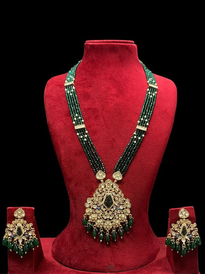 PRANAYA EMERALD JEWELLERY SET