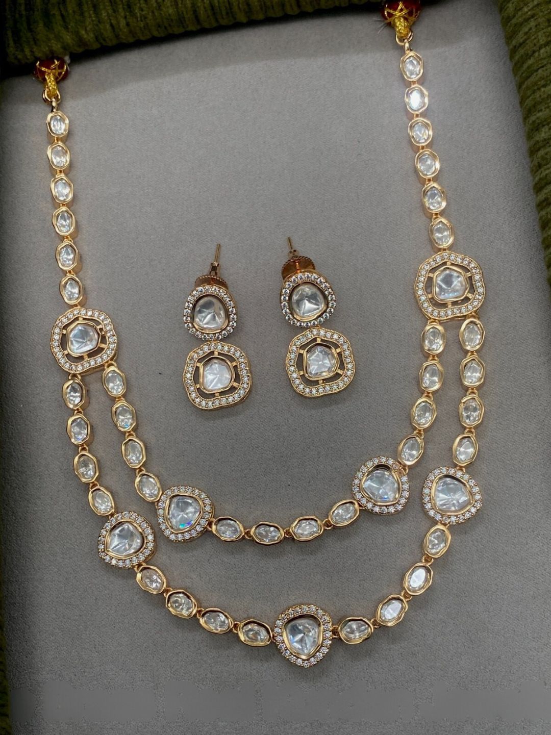 MEERA KUNDAN JEWELLERY SET