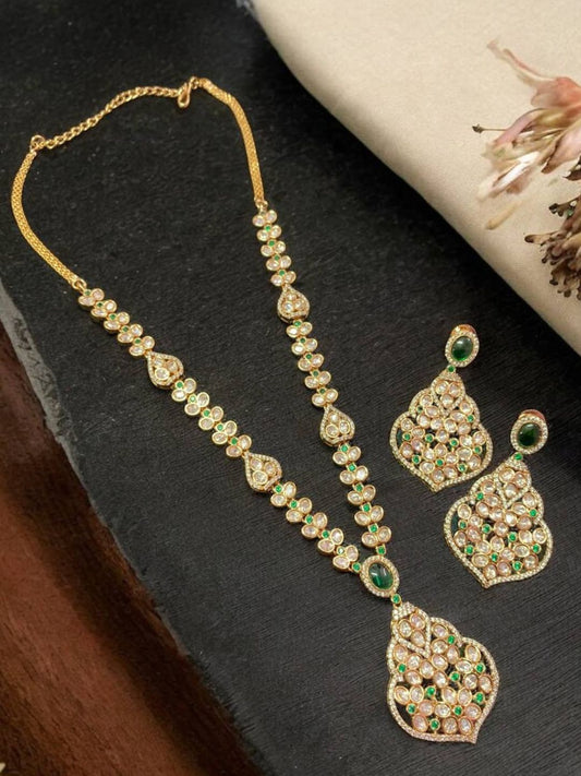 ANNAPURNA EMERALD JEWELLERY SET