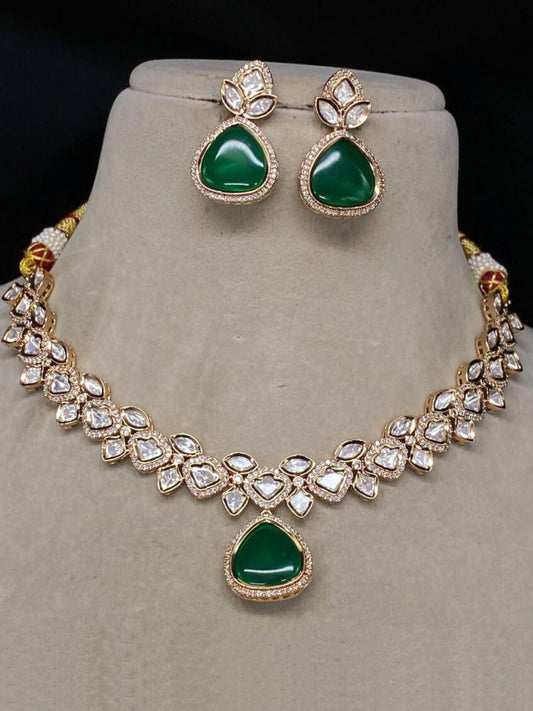 PANKHURI EMERALD JEWELLERY SET