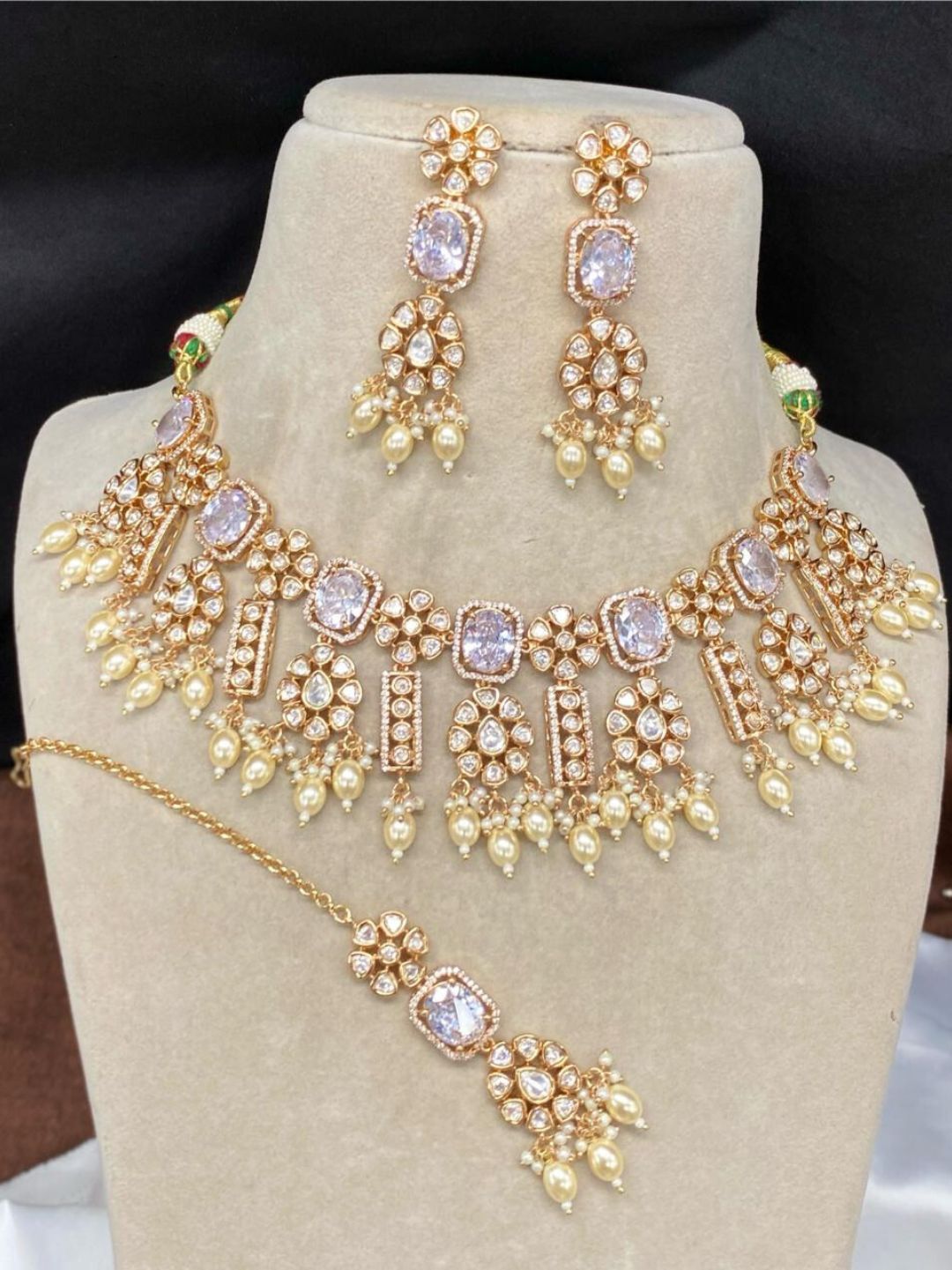 SHAKTI IVORY KUNDAN JEWELLERY SET