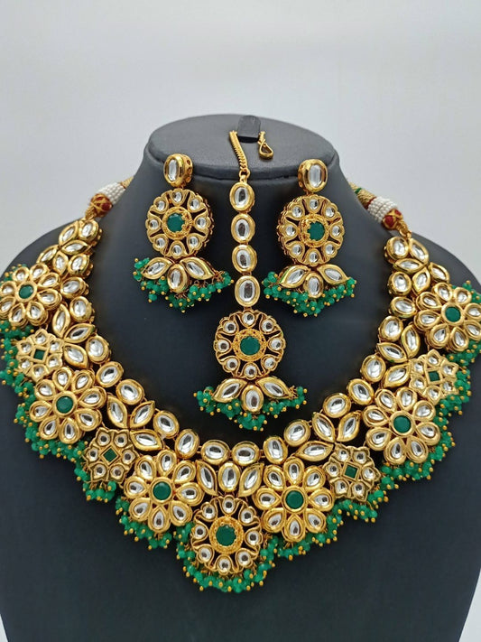 KASTURI EMERALD KUNDAN JEWELLERY SET