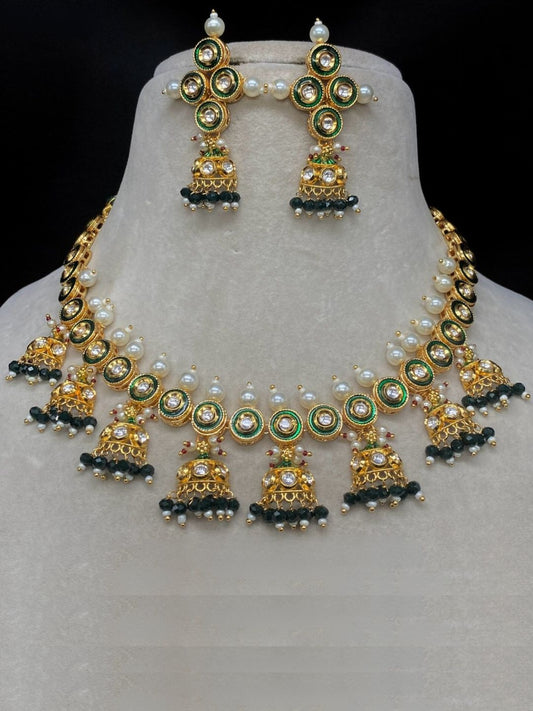 SWARNA EMERALD KUNDAN JEWELLERY SET