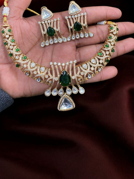 NEELA EMERALD KUNDAN JEWELLERY SET