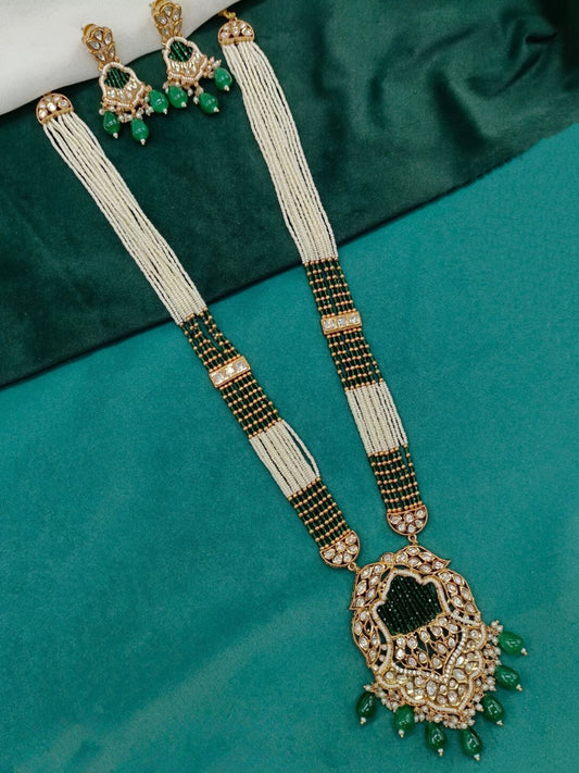 TRUPTI EMERALD JEWELLERY SET