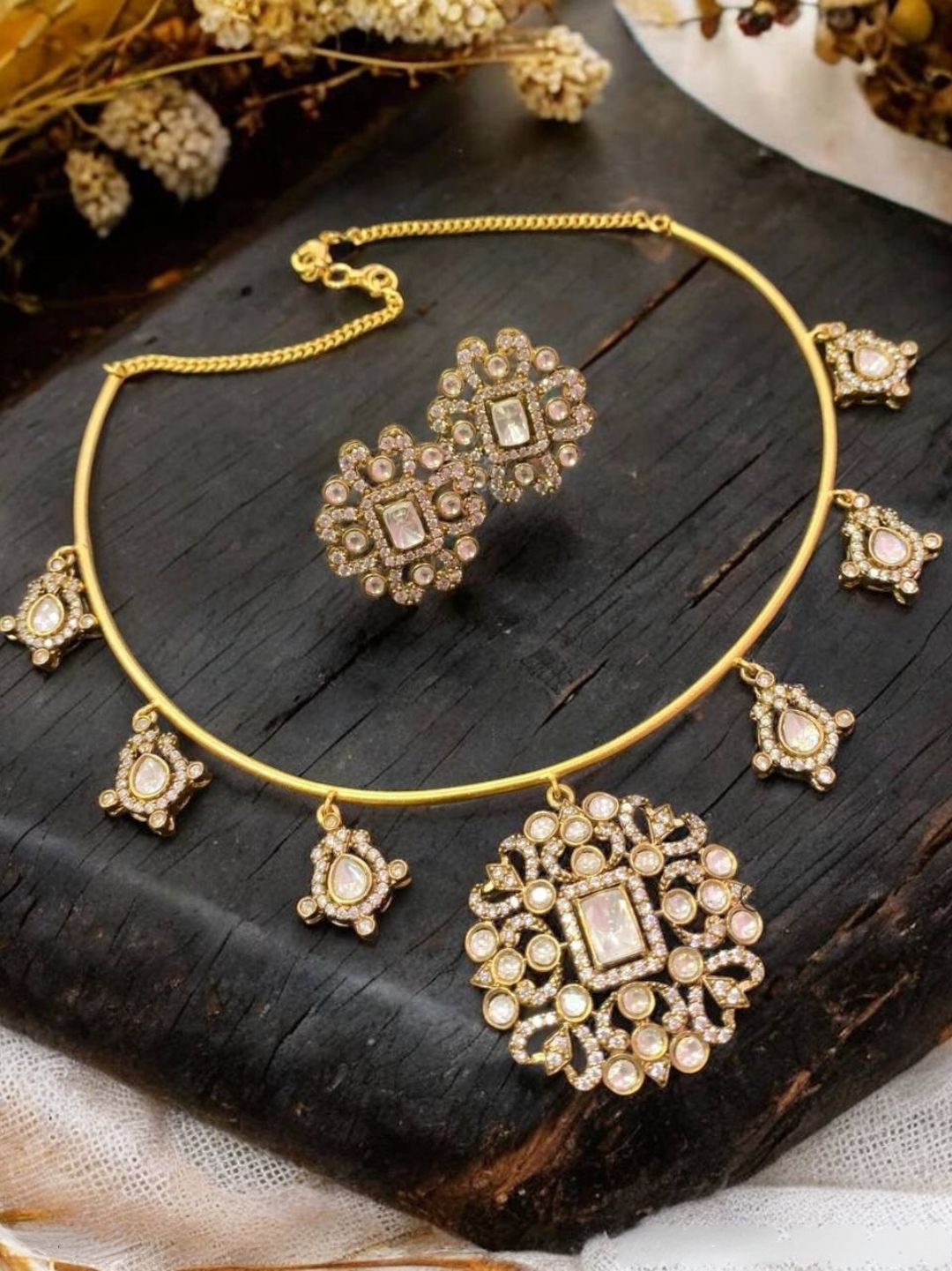 GLORIA HASLI JEWELLERY SET