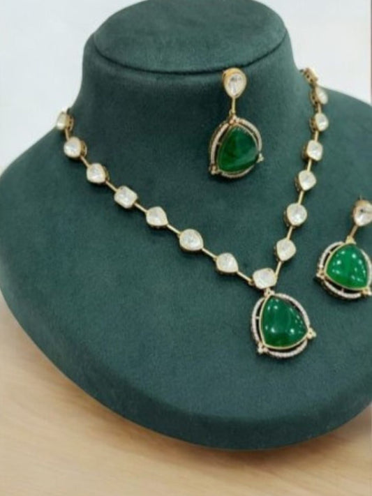 CHITRA EMERALD KUNDAN JEWELLERY SET