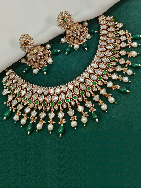 PRANAVI EMERALD KUNDAN JEWELLERY SET