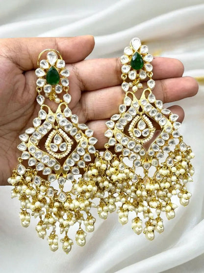 TRIYA EMERALD KUNDAN CHANDBALI