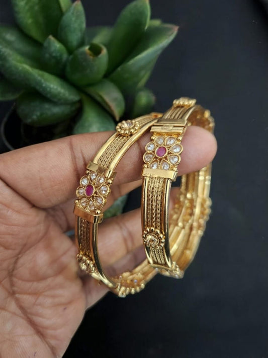 NYRA PREMIUM GOLD BANGLES