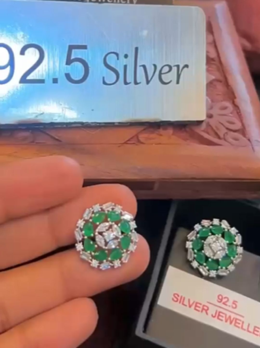 GISELLE EMERALD 92.5 SILVER STUDS