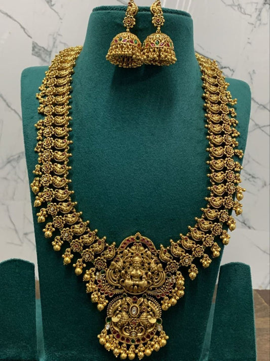 MEERA LAKSHMI HAARAM JEWELLERY SET