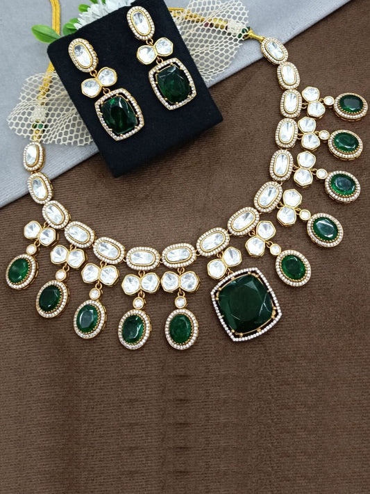 ARSIA EMERALD KUNDAN JEWELLERY SET