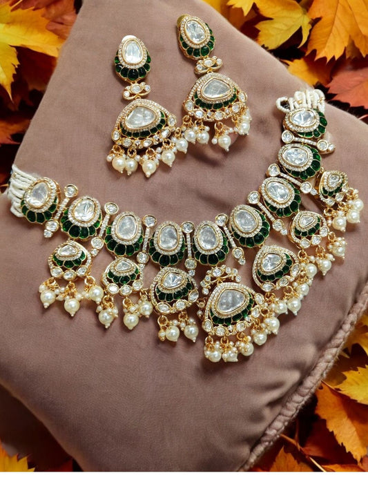 NANDINI EMERALD JEWELLERY SET