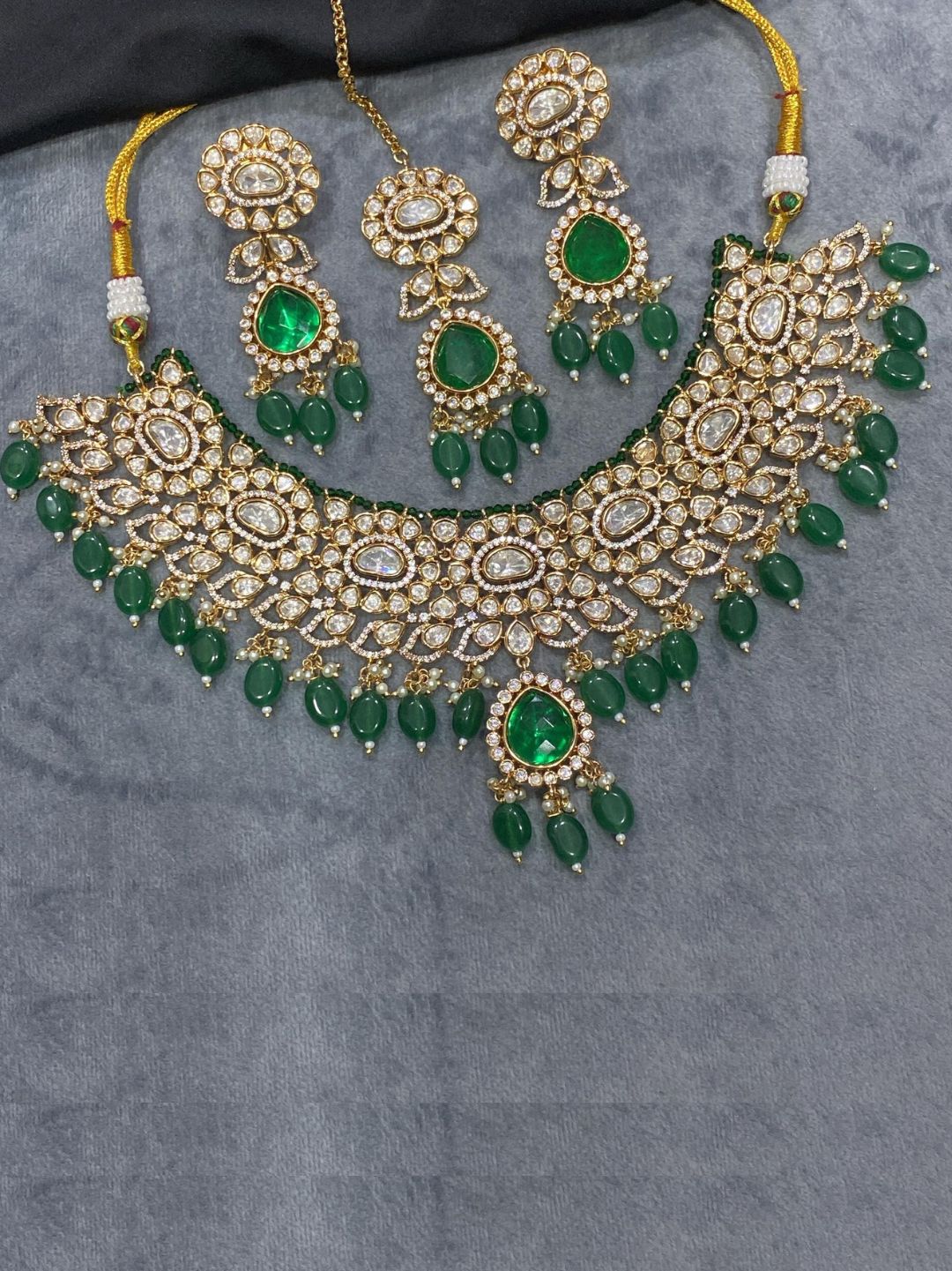 ZIVA EMERALD KUNDAN JEWELLERY SET