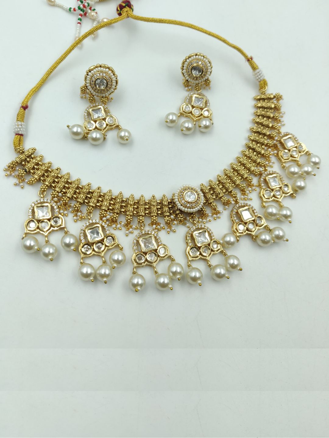 DAKSHA IVORY JEWELLERY SET