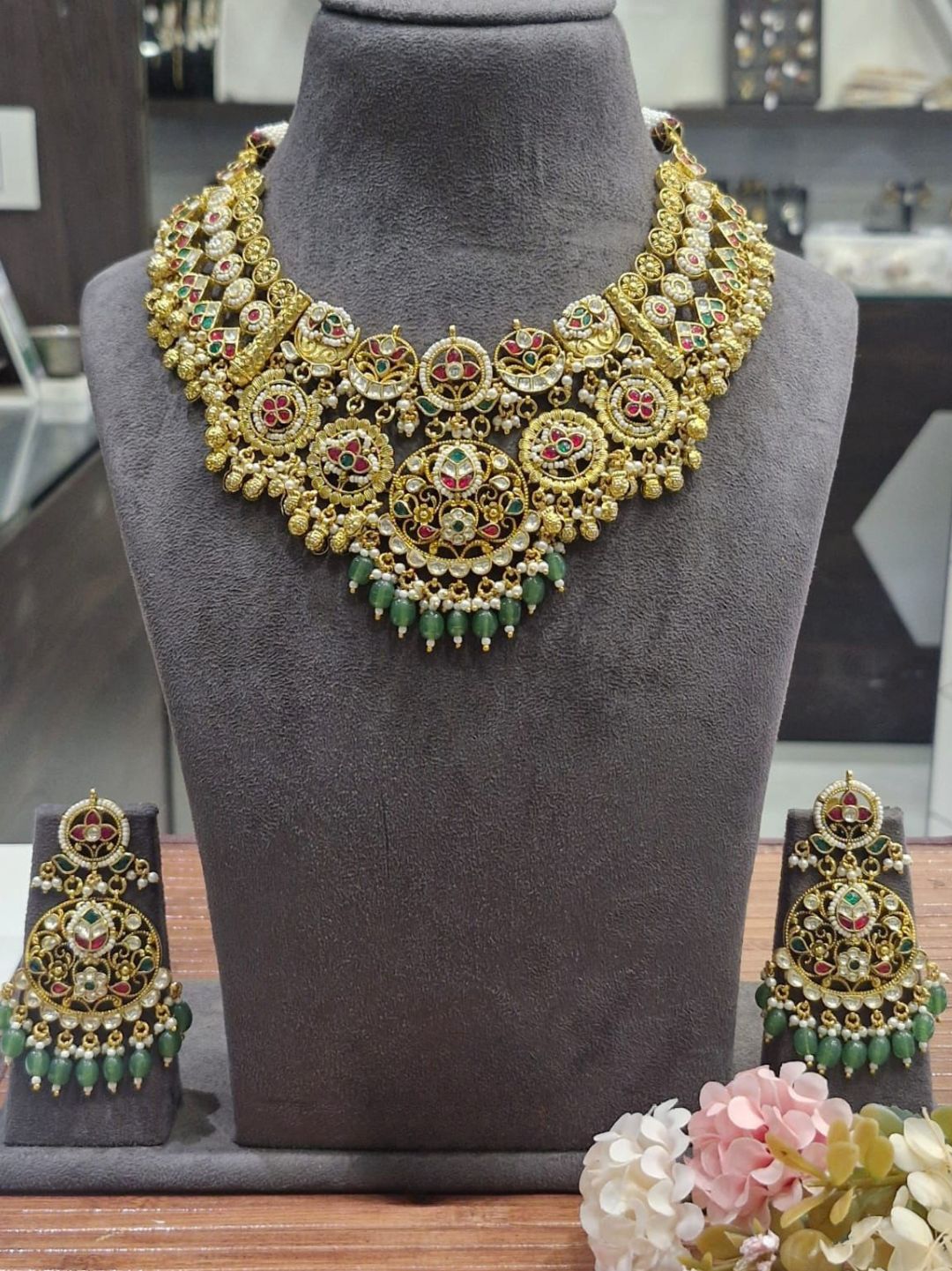 TANUJA JADAU JEWELLERY SET