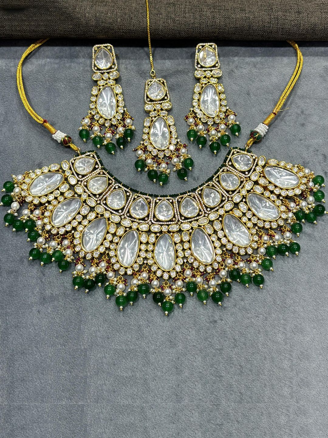 PANNA EMERALD KUNDAN JEWELLERY SET