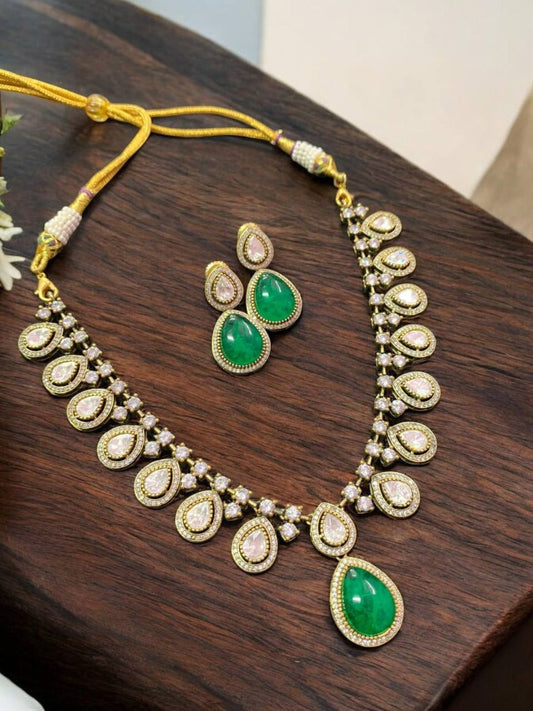 ELEGANT ISHA KUNDAN JEWELLERY SET