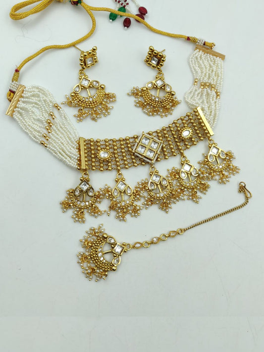 CHANDRIKA IVORY JEWELLERY SET