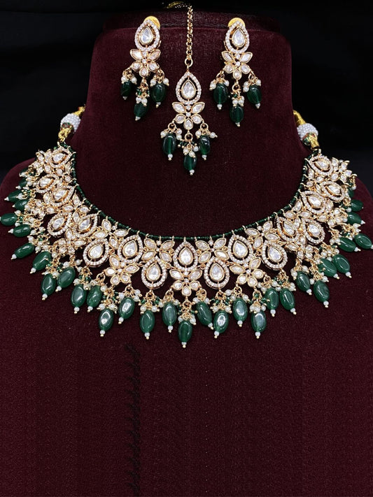 ANJU EMERALD KUNDAN JEWELLERY SET