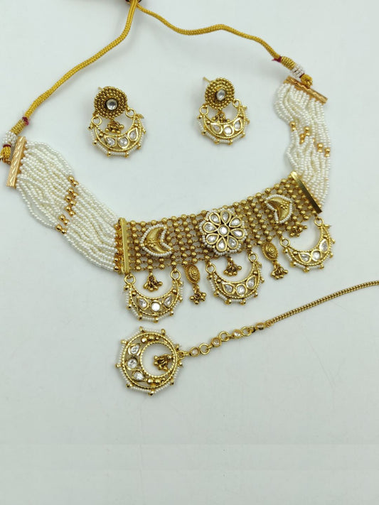 BHAVIKA IVORY JEWELLERY SET