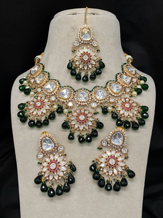 BELA EMERALD KUNDAN JEWELLERY SET