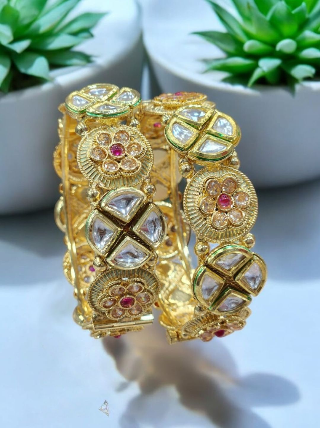 DEVIKA TRADITIONAL KUNDAN BANGLES