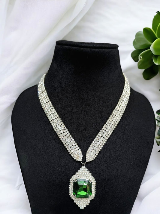 TAMANNA EMERALD NECKLACE