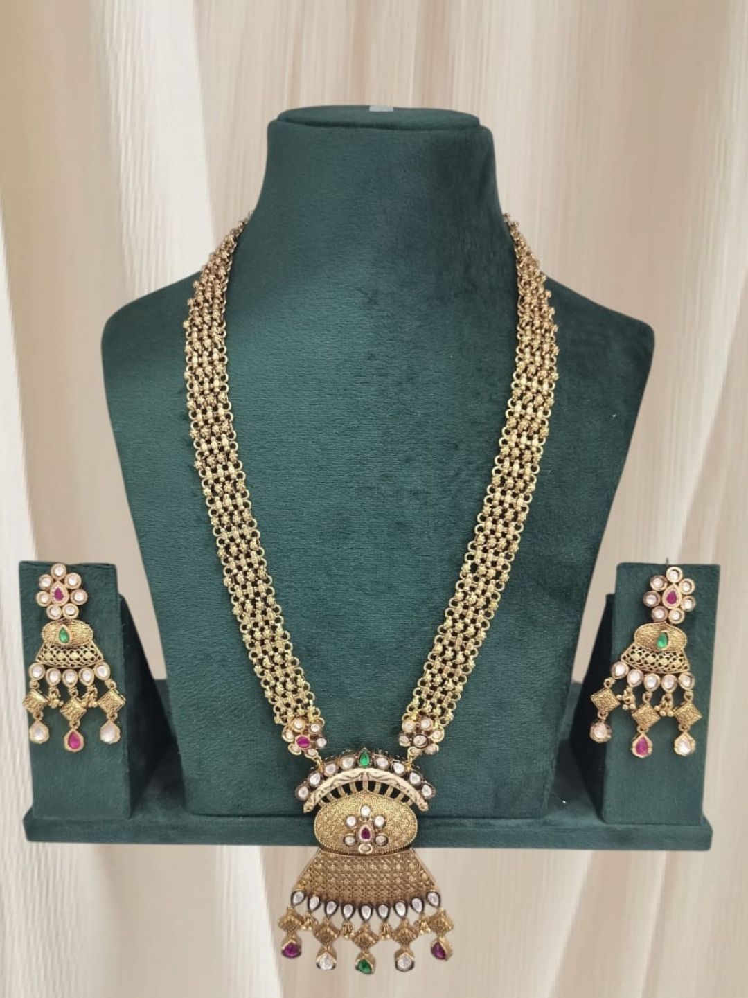 ZOHRA RAJWADI JEWELLERY SET