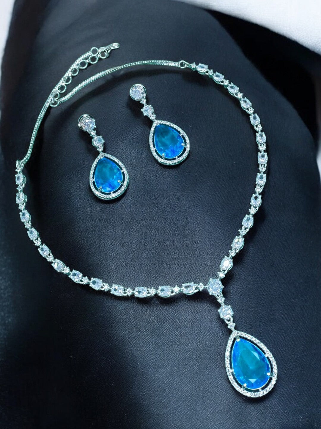 EMERI BLUE JEWELLERY SET