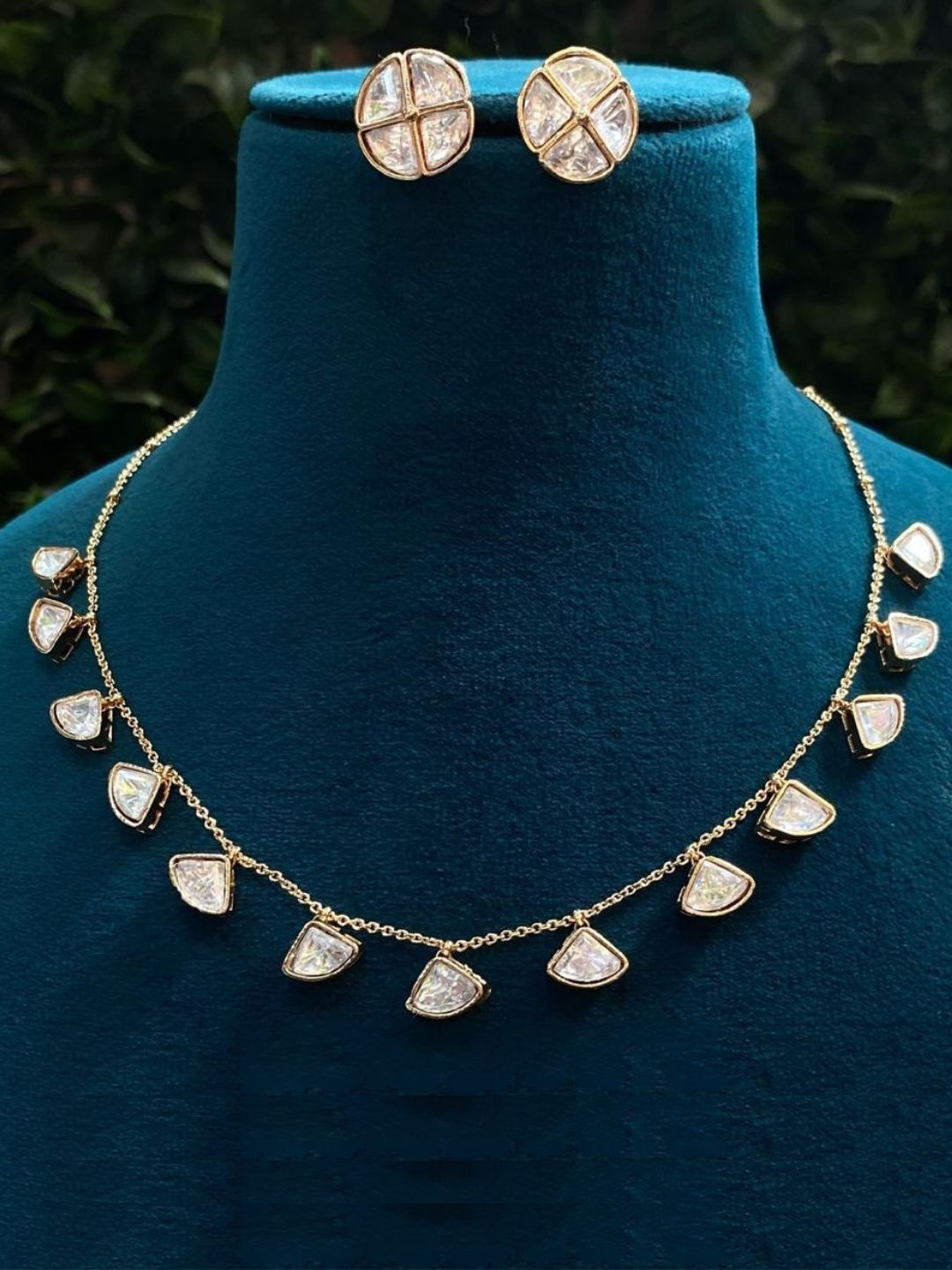 TRUPTI KUNDAN PENDANT SET