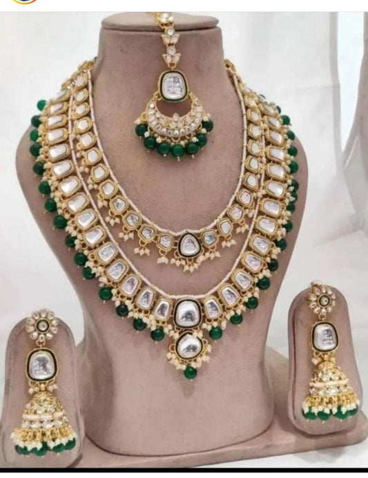 ADITI EMERALD JEWELLERY SET